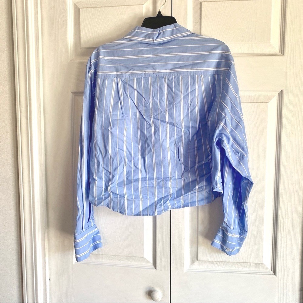 SIMKHAI Cropped Striped Button Down Shirt Wide Oxford Blue Stripe 424-2143-CAP L - Picture 5 of 6